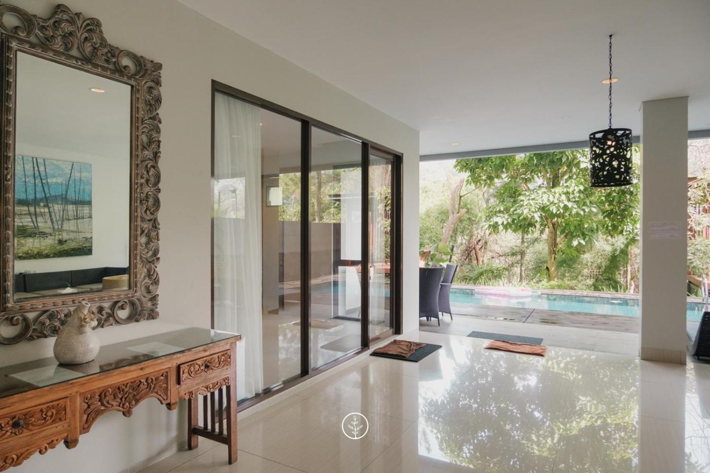 Hikari Hill View Villa 7 Bedrooms With A Private Swimming Pool And Billiard Bandung Ngoại thất bức ảnh